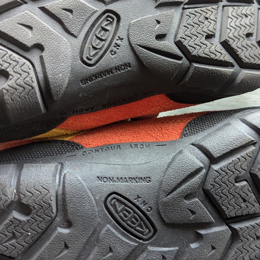 KEEN Jasper Big Kids Size 6 suede sneakers with easy on bungee cinch - Picture 12 of 12